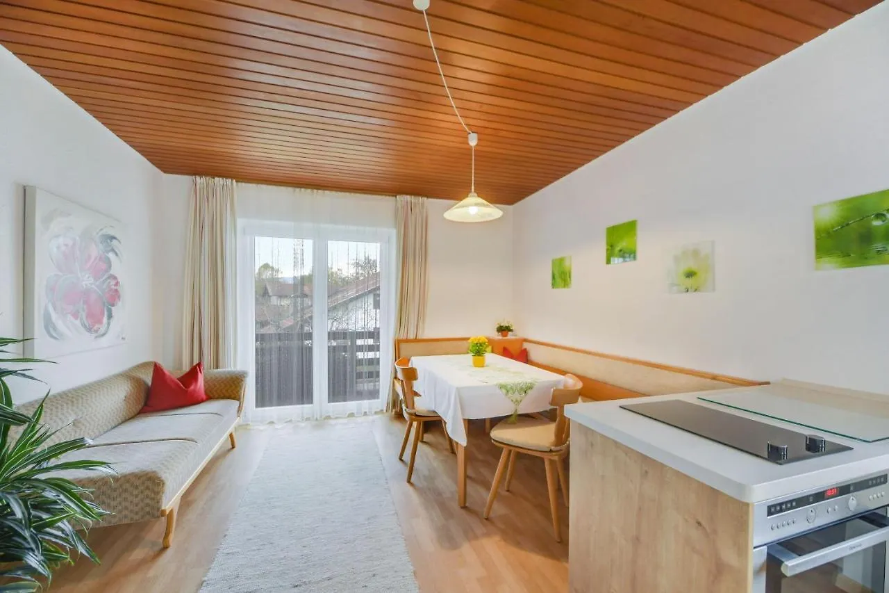 Ferienwohnung Wennesz 1 Chieming Germania